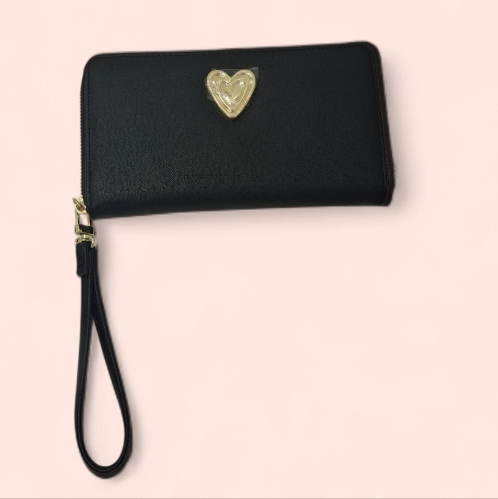 Betsey Johnson Black Wallet with Loop strap. Large.